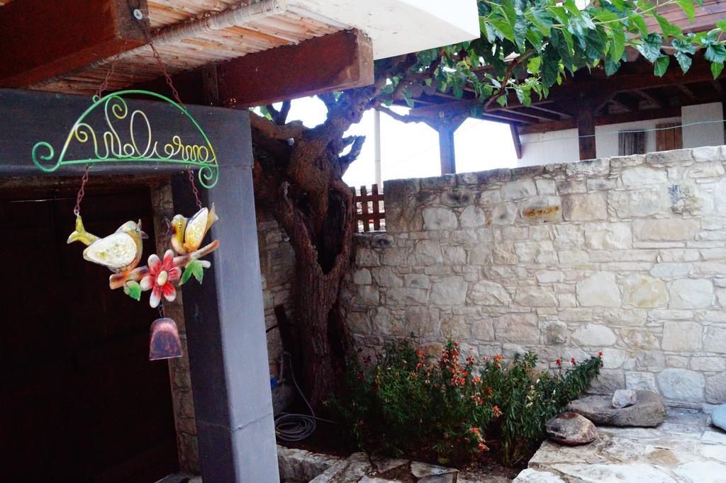 Villa Makrinari Tis Pano Geitonias à Salamiou Extérieur photo