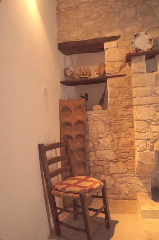 Villa Makrinari Tis Pano Geitonias à Salamiou Extérieur photo